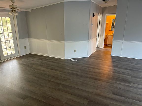 3rd image of 920 Furys Ferry Rd