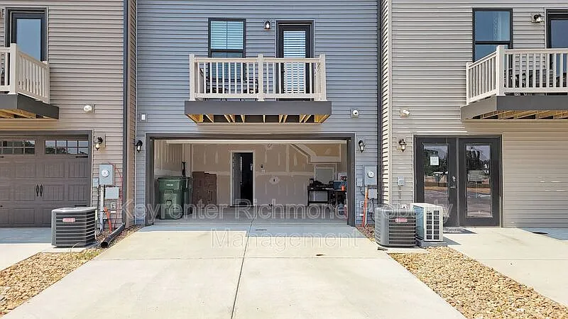 3 bed, 2.5 bath, 1741 sqft, $2,600 — Photo 3