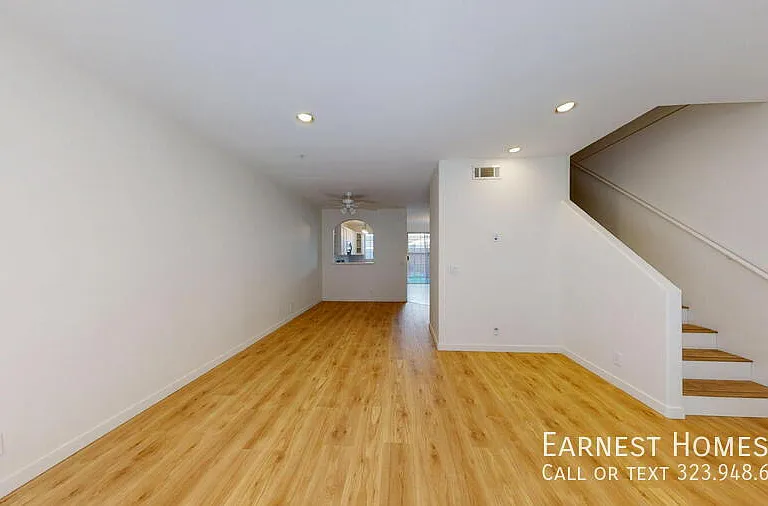18347 Saticoy St #31 — Photo 18