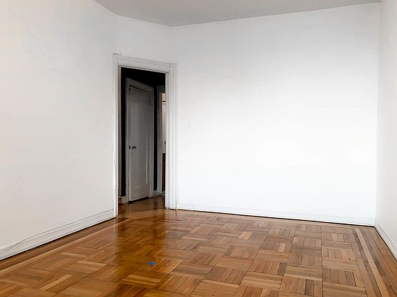 4th image of 733 W 183rd St #3FF
