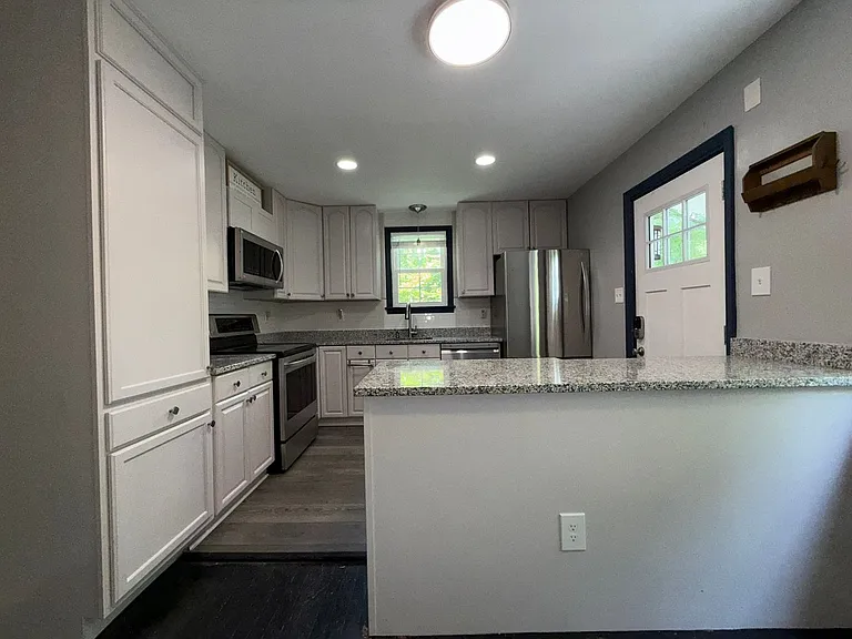 10831 Crest St — Photo 2