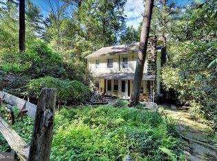 92 Shoreline Dr, Pine Grove, PA 17963