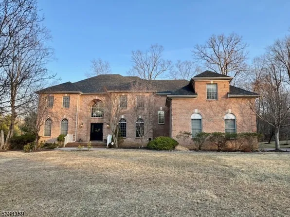 17 Darkwood Ct, Warren Twp., NJ 07059