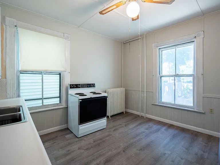 159 Hoosick St #1R — Photo 6
