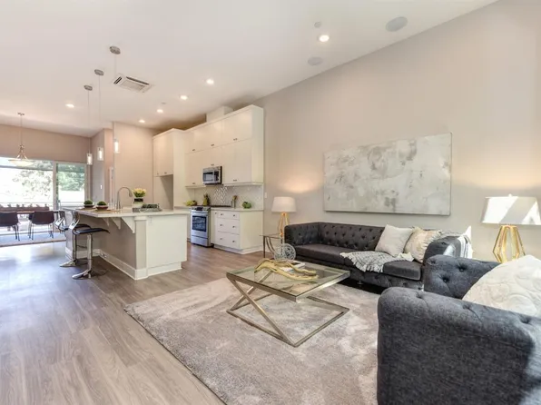 1704 20th St, Sacramento, CA 95811
