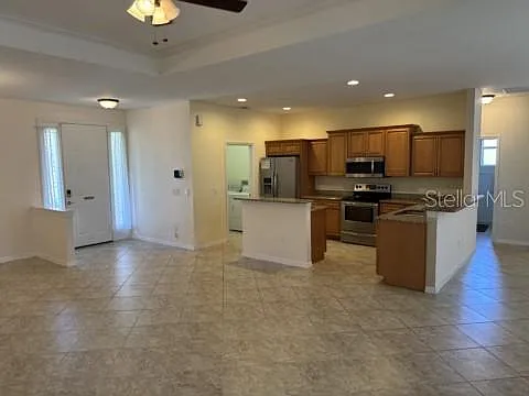 3 bed, 2.0 bath, 1994 sqft, $1,900 — Photo 4