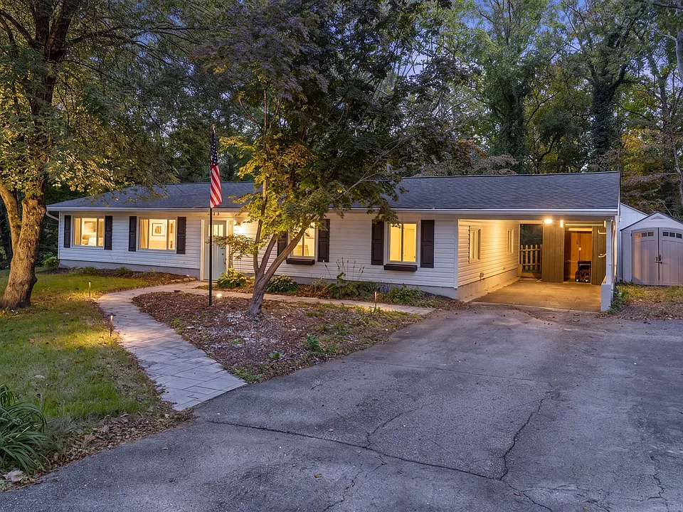 623 Maple Hill Ln