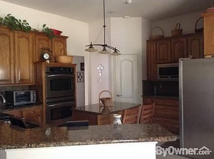 4th image of 989 Regency Dr