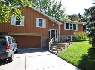 1865 Fredeen Ct, New Brighton, MN 55112