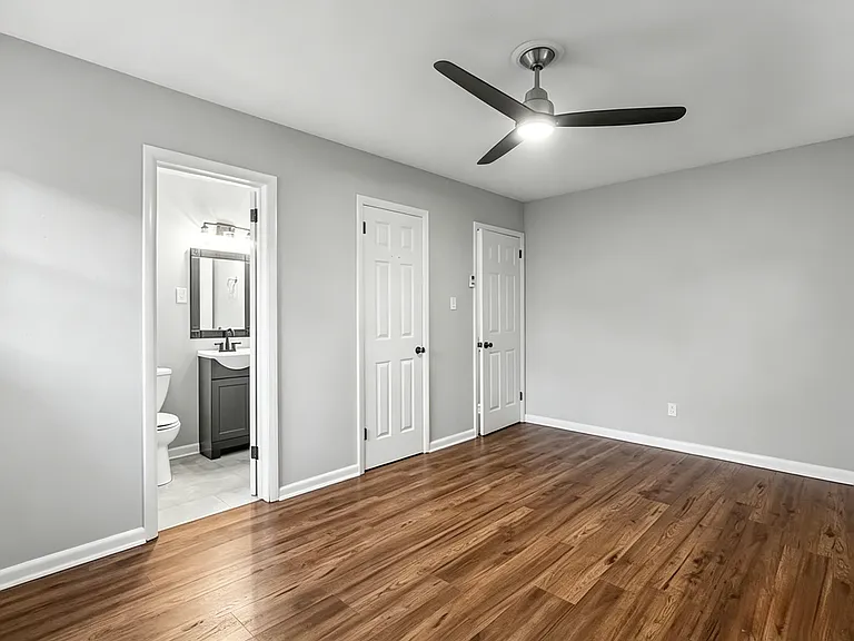 210 E Chickasaw Rd — Photo 13