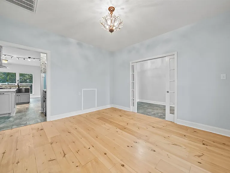 4510 Lininger Ln — Photo 8