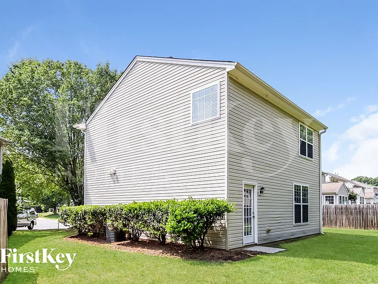 6063 Parkside Cir — Photo 14