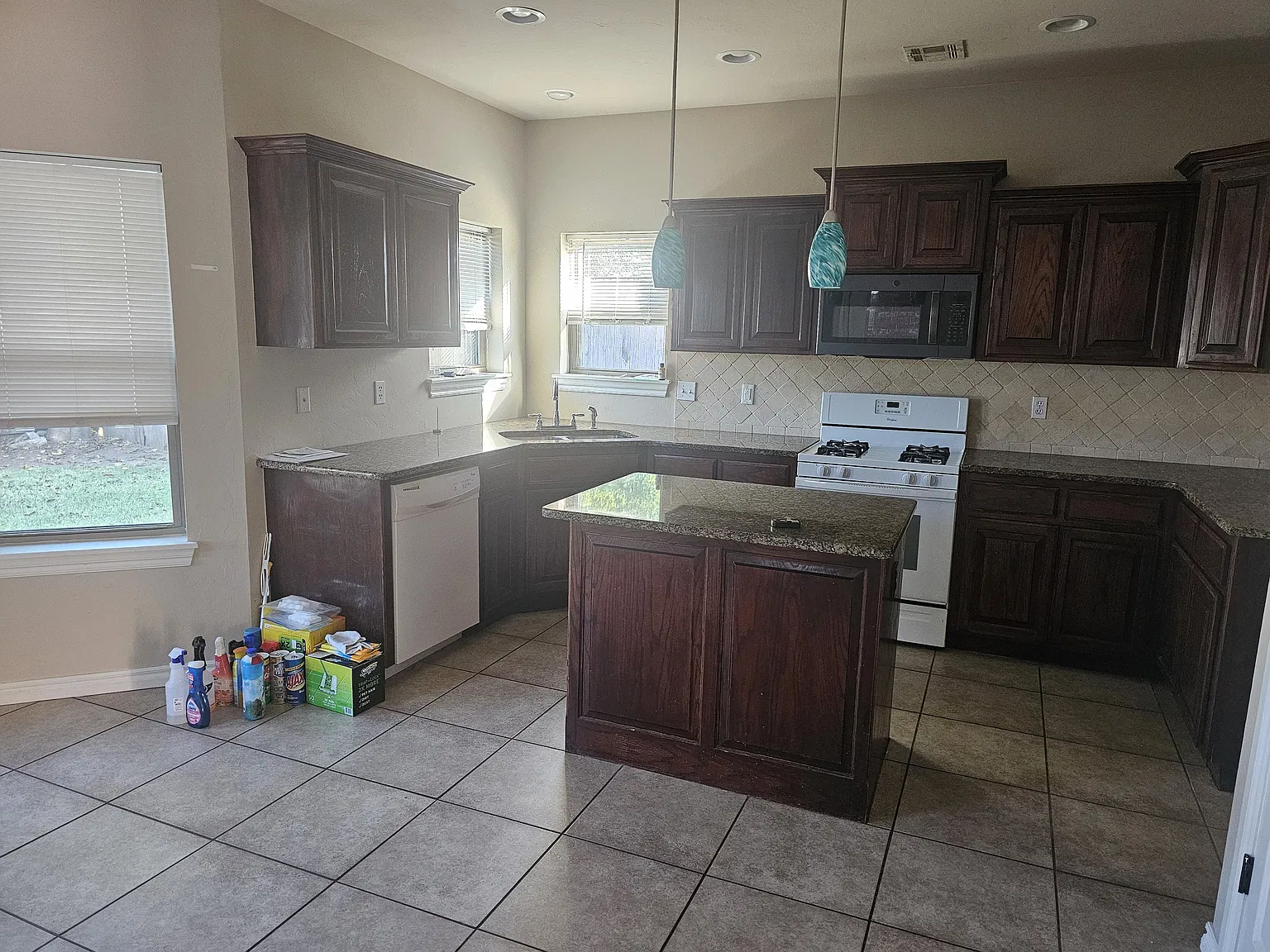 3 bed, 1661 sqft, $1,650 — Photo 4