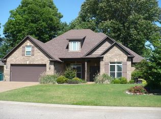 24 Mallory Dr, Jackson, TN 38305