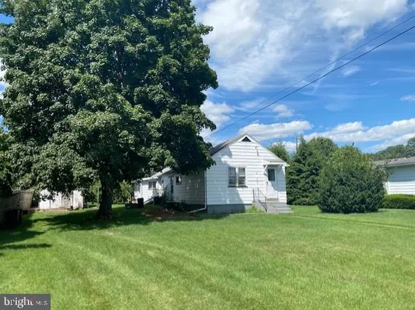 315 Phillips St, Hellertown, PA 18055