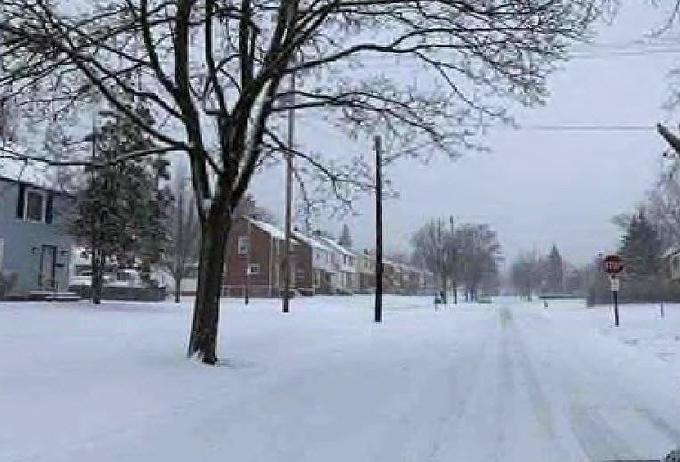 2nd image of 17115 Throckley Ave