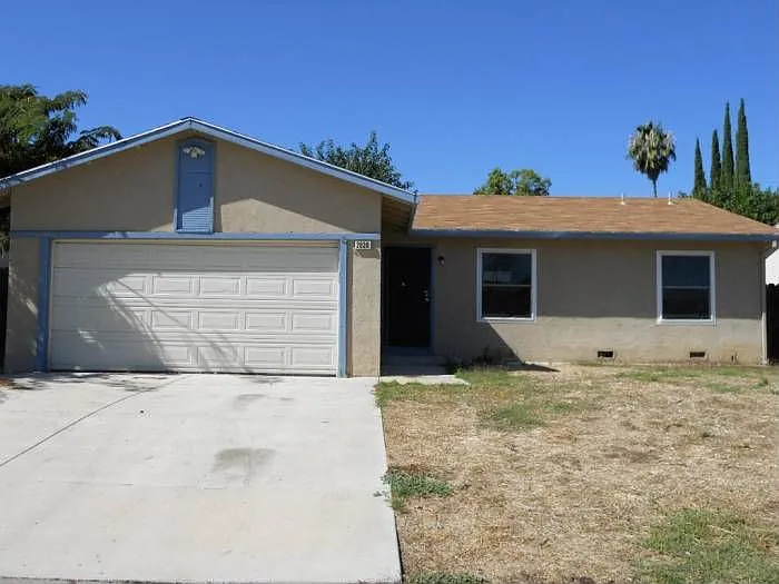 2838 Seville Cir photo 1