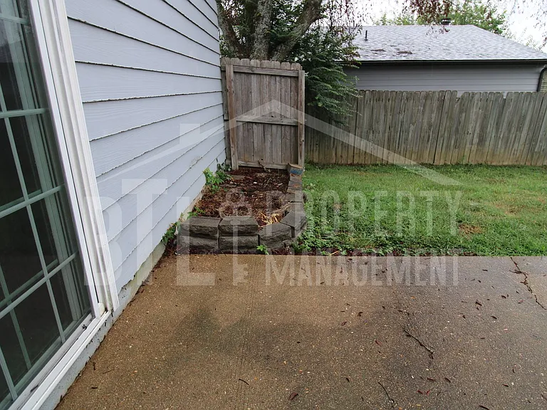 240 Fox Ridge Rd — Photo 27