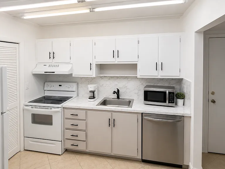 240 Lakeview Dr #306 — Photo 9