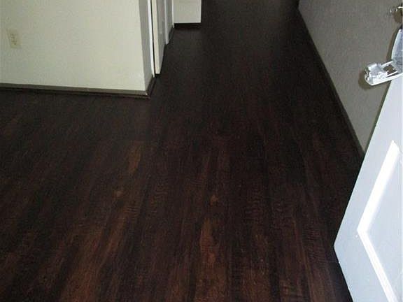 3rd image of 1304 Villa Downs Dr