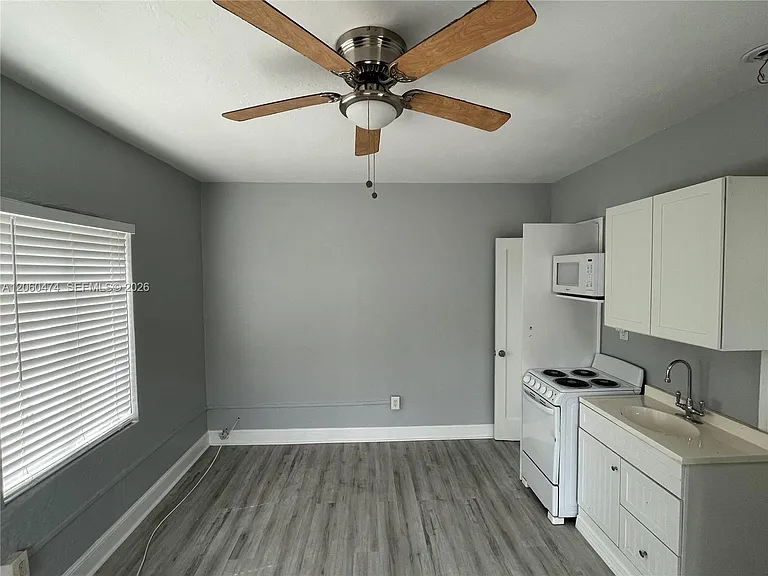 1108 NE 3rd St #C — Photo 3