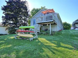 1260 Beaverbrook Dr, Holly, MI 48442