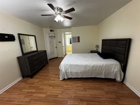 8525 Hearth Dr APT 24, Houston, TX 77054