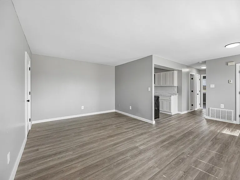 2180 Veterans Hwy — Photo 35