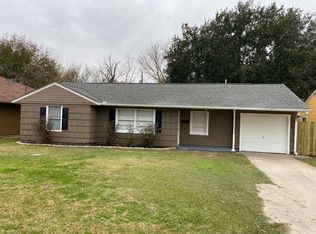 5101 Main Ave, Groves, TX 77619