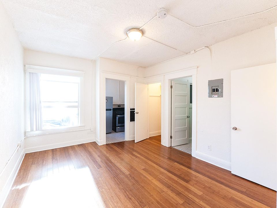 1st image of 916 Georgia St APT 210