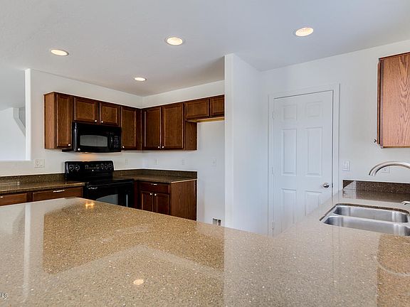 5th image of 23611 W Grove St