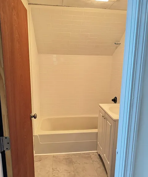 286 Grove St #3R — Photo 6
