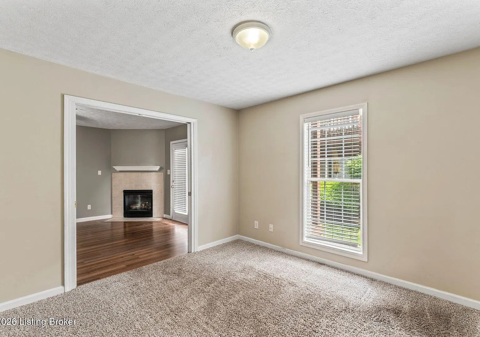 2 bed, 2.0 bath, 993 sqft, $1,600 — Photo 3