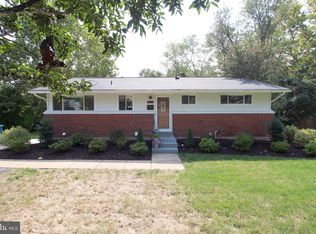 4429 Roundhill Rd, Alexandria, VA 22310