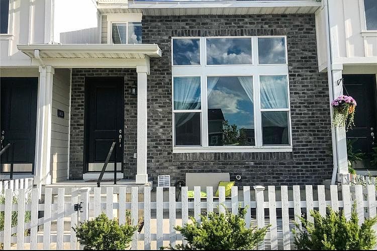 1st image of 1058 W Narrows Ln