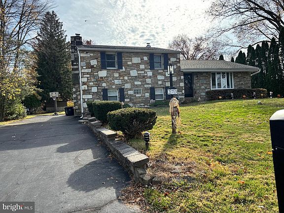 2nd image of 273 Holly Knoll Dr