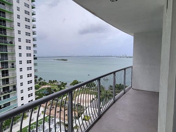4th image of 1750 N Bayshore Dr APT 1805