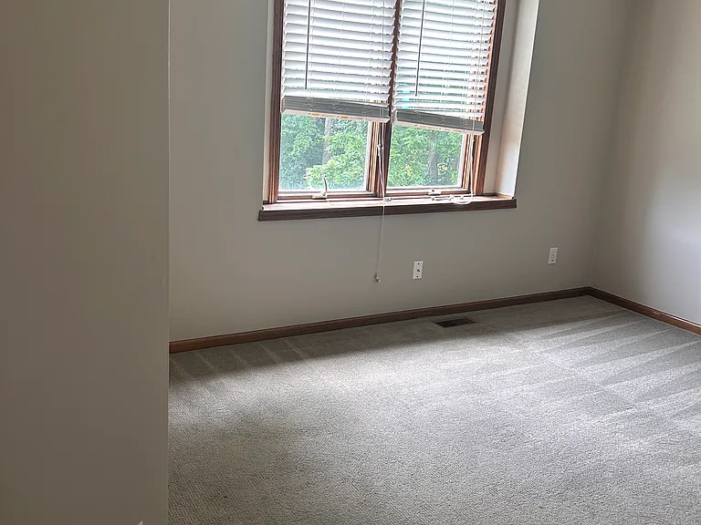 2713 NE Briarwood Ct — Photo 13
