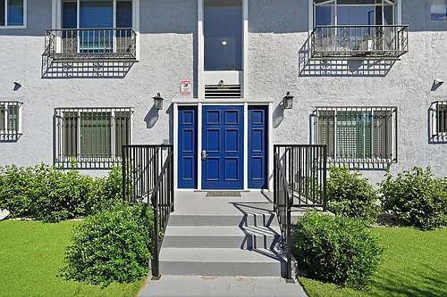 450 S Manhattan Pl #12 Photo 1