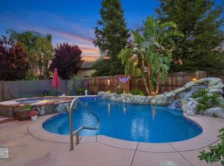 7101 Pine Flat Dr, Bakersfield, CA 93311