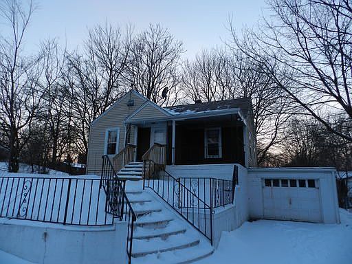 2nd image of 912 N Day Ave