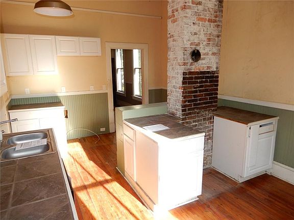 3rd image of 1602 Tillman Ave