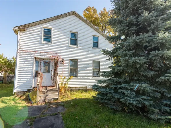 823 S Main St, Medina, NY 14103