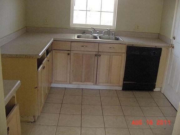 3rd image of 5749 Ortega St