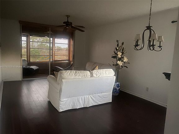 5th image of 9041 Sunrise Lakes Blvd APT 213