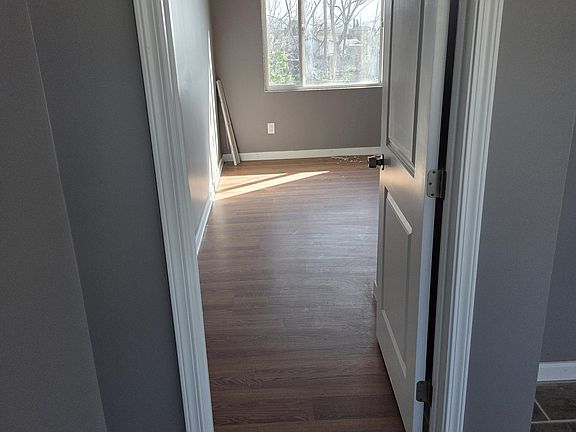 3rd image of 4010 Rockwood St #3/4