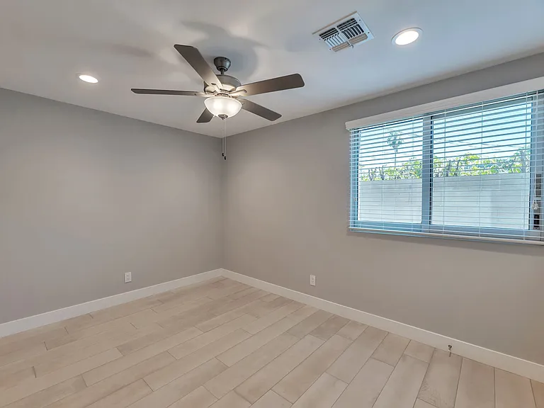 4525 N 40th St #9 — Photo 17
