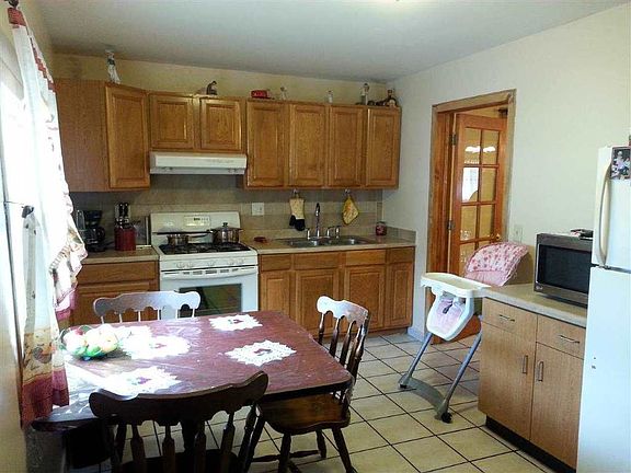 4th image of 1556 Morton Dr