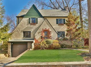 87 Maywood Rd, New Rochelle, NY 10804