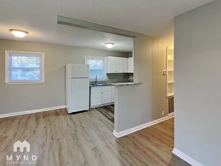 303 Alda Dr — Photo 6